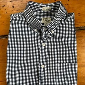 JCrew Mens “Secret Wash” Slim Medium Short shirt